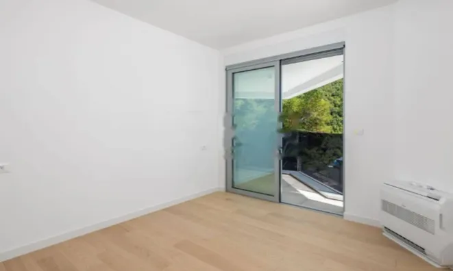 Недвижимость Трёхкомнатная квартира в центре: 4