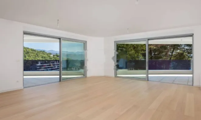 Недвижимость Трёхкомнатная квартира в центре: 9