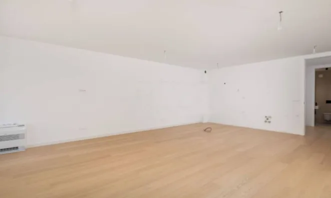 Недвижимость Трёхкомнатная квартира в центре: 12