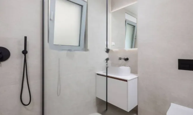 Недвижимость Трёхкомнатная квартира в центре: 17