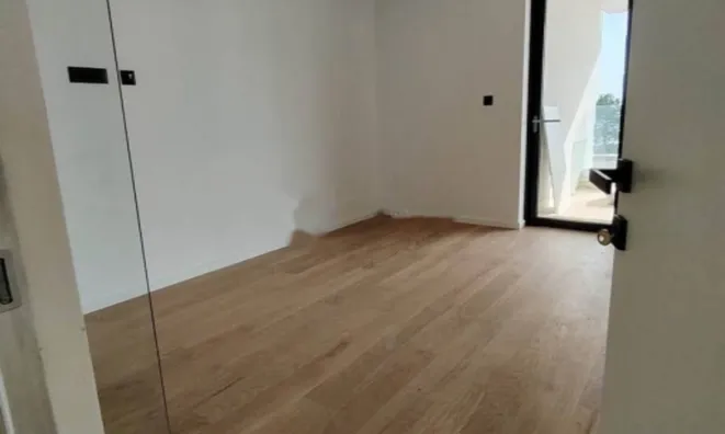 Недвижимость Двухкомнатная квартира в центре: 17