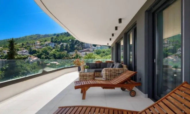 Недвижимость Четырехкомнатная квартира в центре Опатии: 9