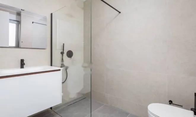 Недвижимость Трёхкомнатная квартира Центр: 23