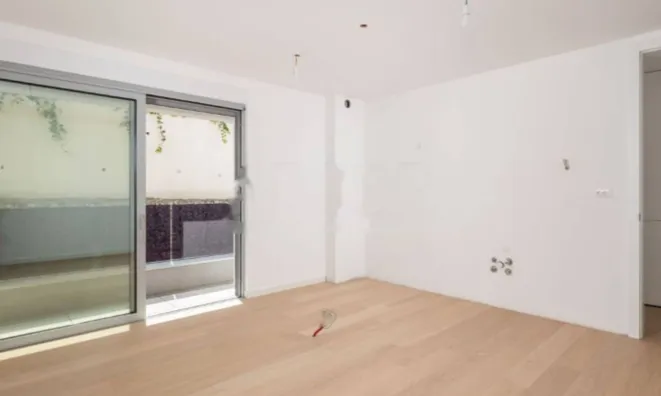 Недвижимость Трёхкомнатная квартира в центре: 11