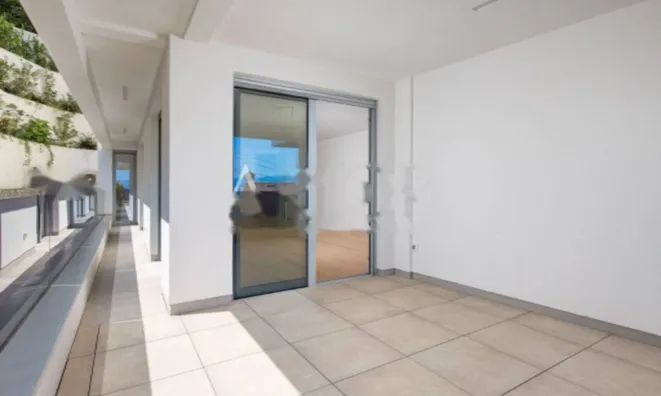 Недвижимость Трёхкомнатная квартира в центре: 12