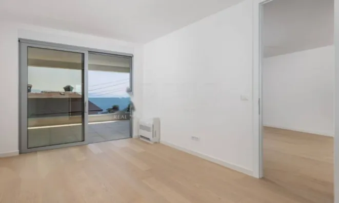 Недвижимость Трёхкомнатная квартира в центре: 4