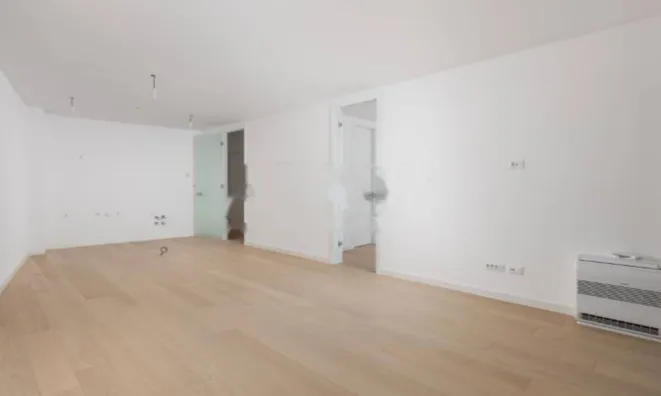 Недвижимость Трёхкомнатная квартира в центре: 9