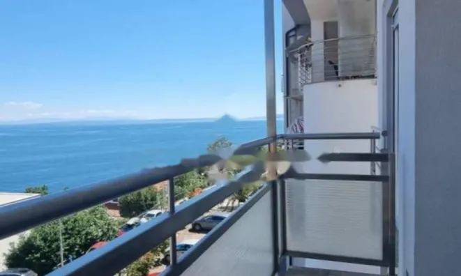 Недвижимость Трехкомнатная квартира в центре: 7