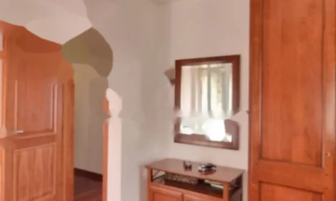 Недвижимость Трехкомнатная квартира в центре: 15