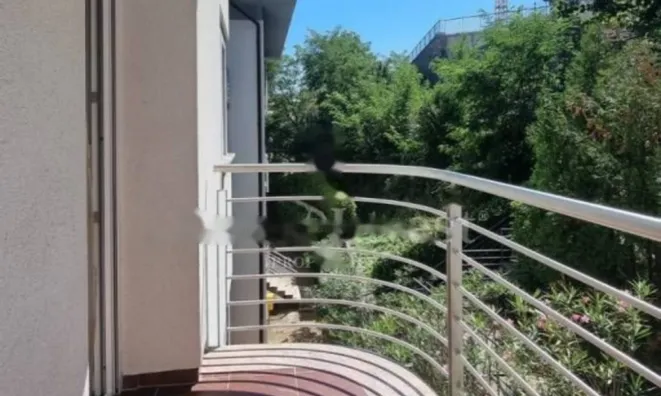 Недвижимость Трехкомнатная квартира в центре: 17