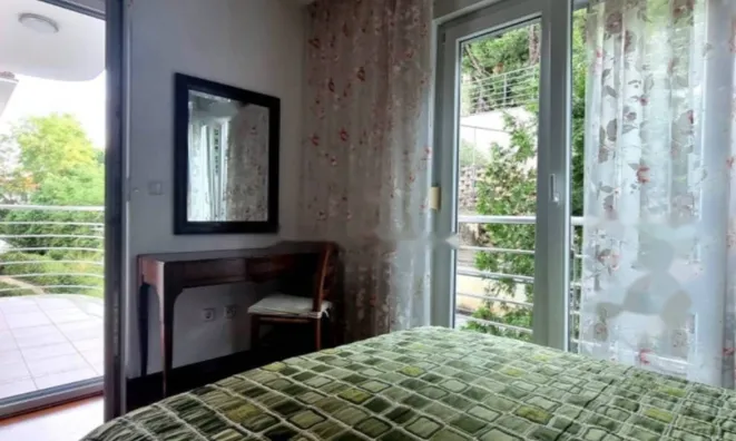 Недвижимость Трехкомнатная квартира в центре: 19