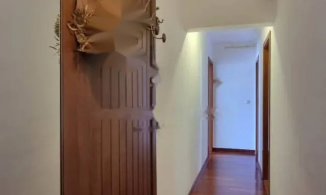 Недвижимость Трехкомнатная квартира в центре: 21