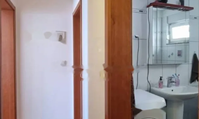 Недвижимость Трехкомнатная квартира в центре: 22