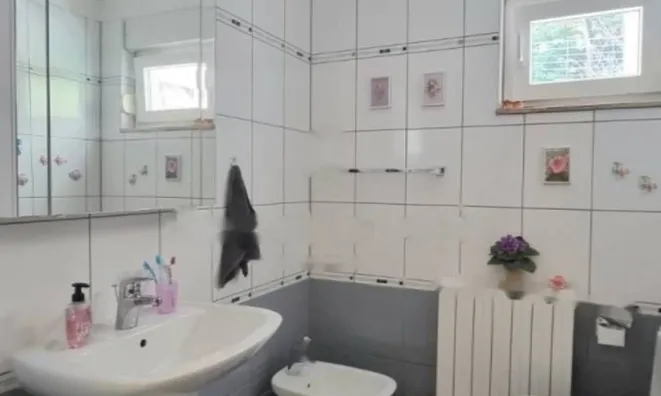 Недвижимость Трехкомнатная квартира в центре: 24