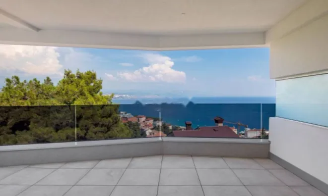 Недвижимость Трехкомнатная квартира, Центр: 6