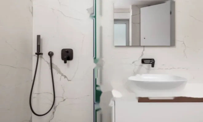 Недвижимость Трехкомнатная квартира, Центр: 17