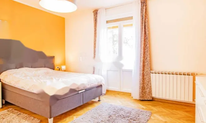 Недвижимость Четырехкомнатная квартира центр: 4