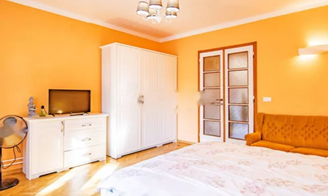 Недвижимость Четырехкомнатная квартира центр: 7