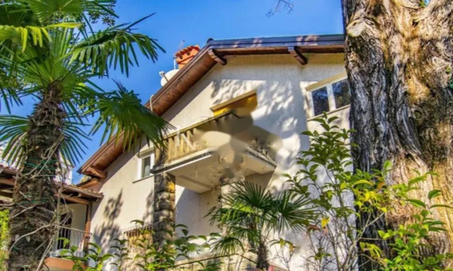 Недвижимость Четырехкомнатная квартира центр: 17