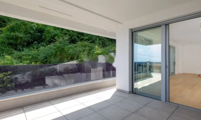 Недвижимость Трехкомнатная квартира в центре: 19