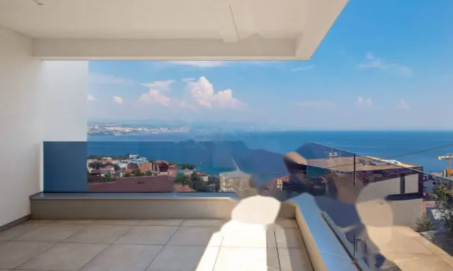 Недвижимость Трёхкомнатная квартира, Центр: 6