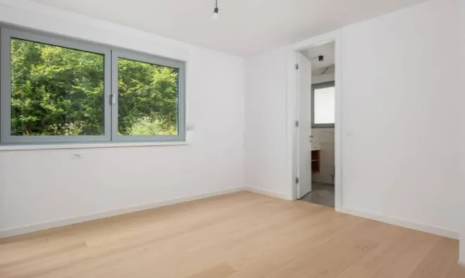 Недвижимость Трёхкомнатная квартира, Центр: 12