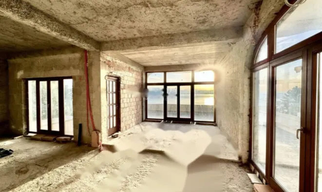 Недвижимость Двухкомнатная квартира в Опатии: 1