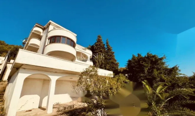 Недвижимость Двухкомнатная квартира в Опатии: 10