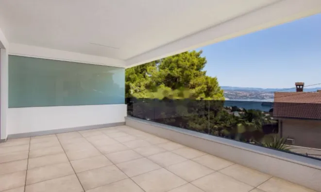 Недвижимость Трехкомнатная квартира в центре: 6