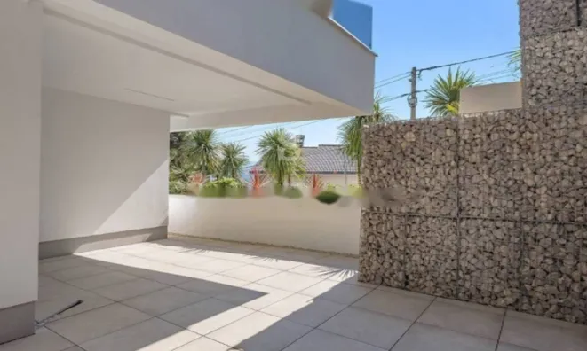 Недвижимость Трехкомнатная квартира центр: 2