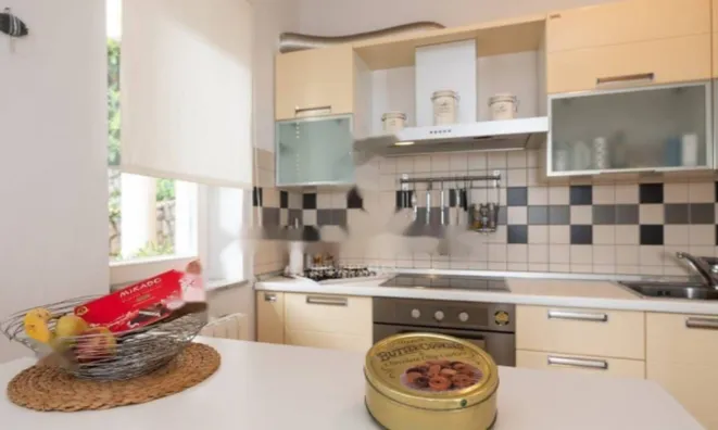 Недвижимость Трёхкомнатная квартира, Центр: 11