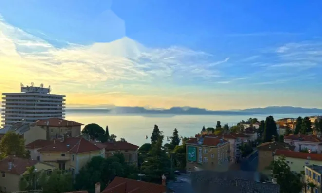 Недвижимость Трехкомнатная квартира, Центр: 18