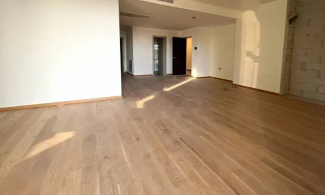 Недвижимость Четырёхкомнатная квартира в центре: 18