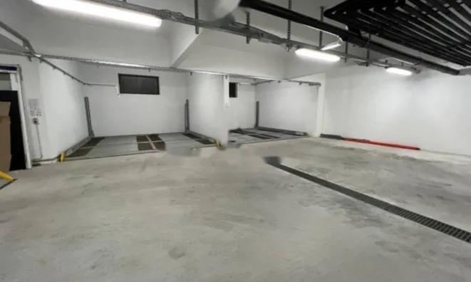 Недвижимость Трёхкомнатная квартира Центр: 25