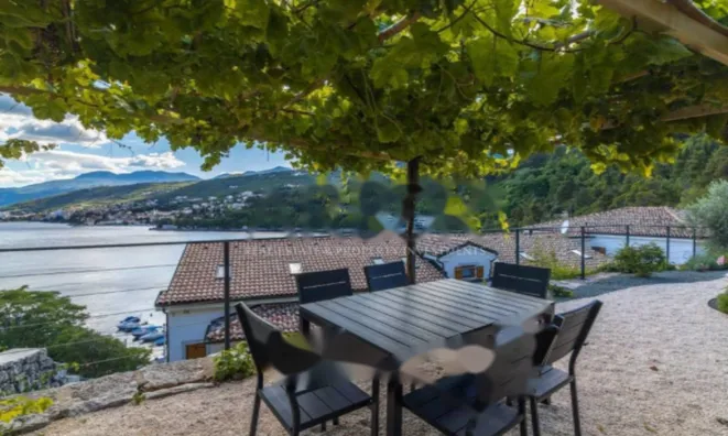 Недвижимость Трёхкомнатная квартира в центре: 1