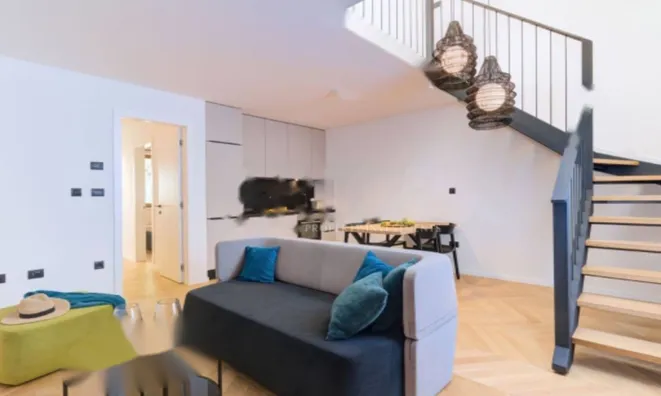 Недвижимость Трёхкомнатная квартира в центре: 3