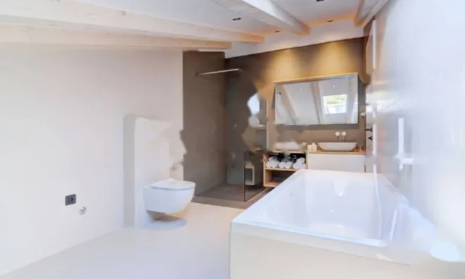 Недвижимость Трёхкомнатная квартира в центре: 13