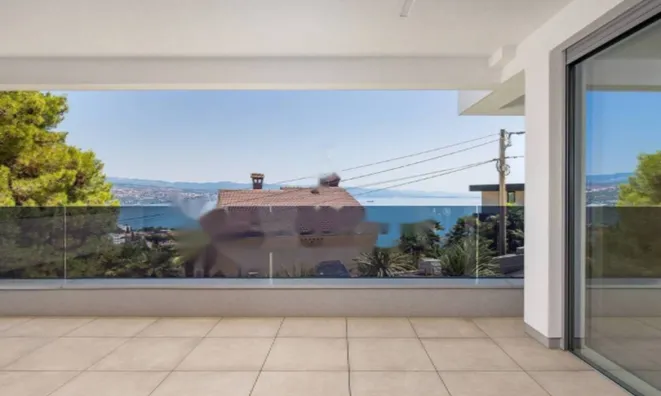 Недвижимость Трёхкомнатная квартира Центр: 4