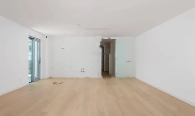 Недвижимость Трехкомнатная квартира, Центр: 8