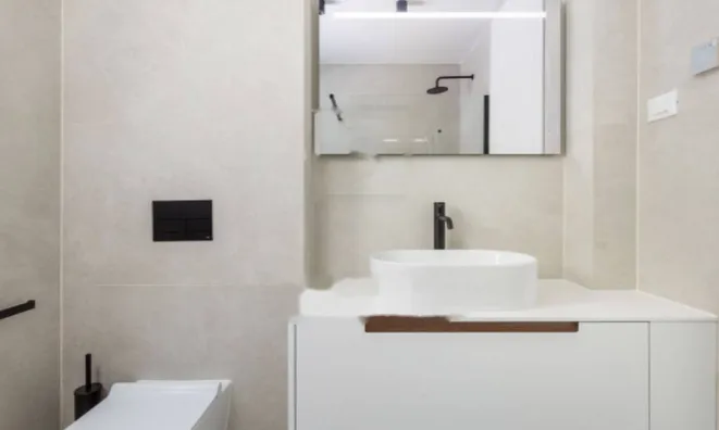 Недвижимость Трехкомнатная квартира, Центр: 16