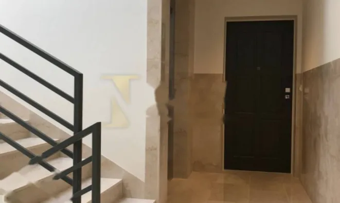 Недвижимость Четырехкомнатная квартира, Центр: 6