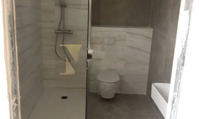 Недвижимость Четырехкомнатная квартира, Центр: 11