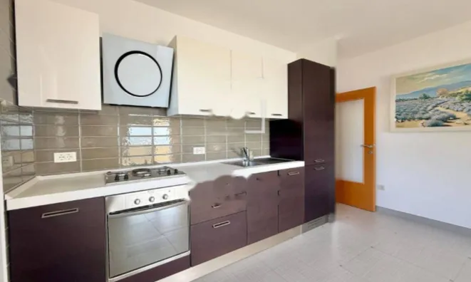 Недвижимость Трехкомнатная квартира в Ике: 3