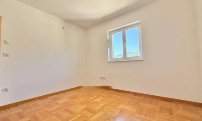 Недвижимость Трехкомнатная квартира в Ике: 5