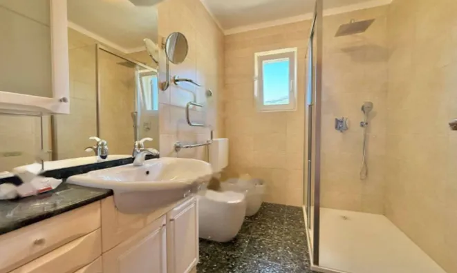 Недвижимость Трехкомнатная квартира в Ике: 7