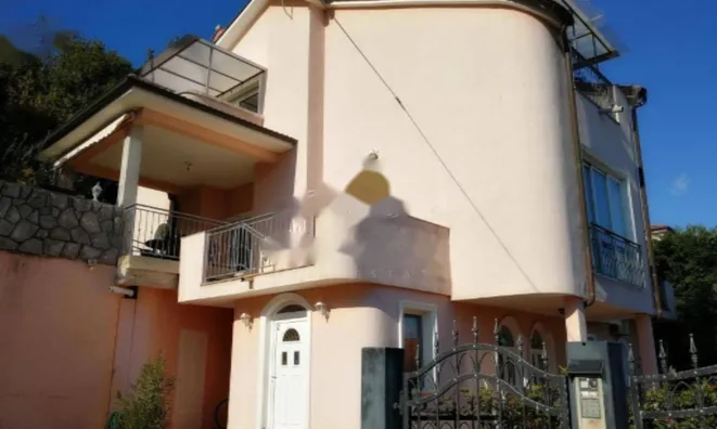 Недвижимость Трехкомнатная квартира в Опатии: 31