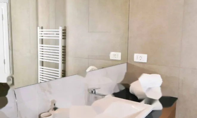 Недвижимость Двухкомнатная квартира в центре: 4