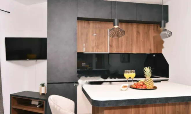 Недвижимость Двухкомнатная квартира в центре: 7