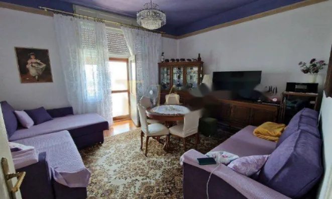 Недвижимость Двухкомнатная квартира в центре: 2