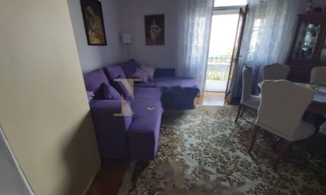 Недвижимость Двухкомнатная квартира в центре: 3